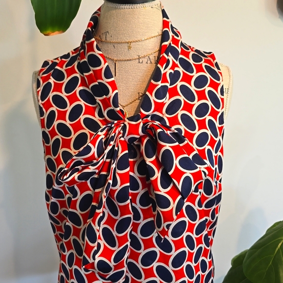 New York & company sleeveless blouse - Picture 2 of 9